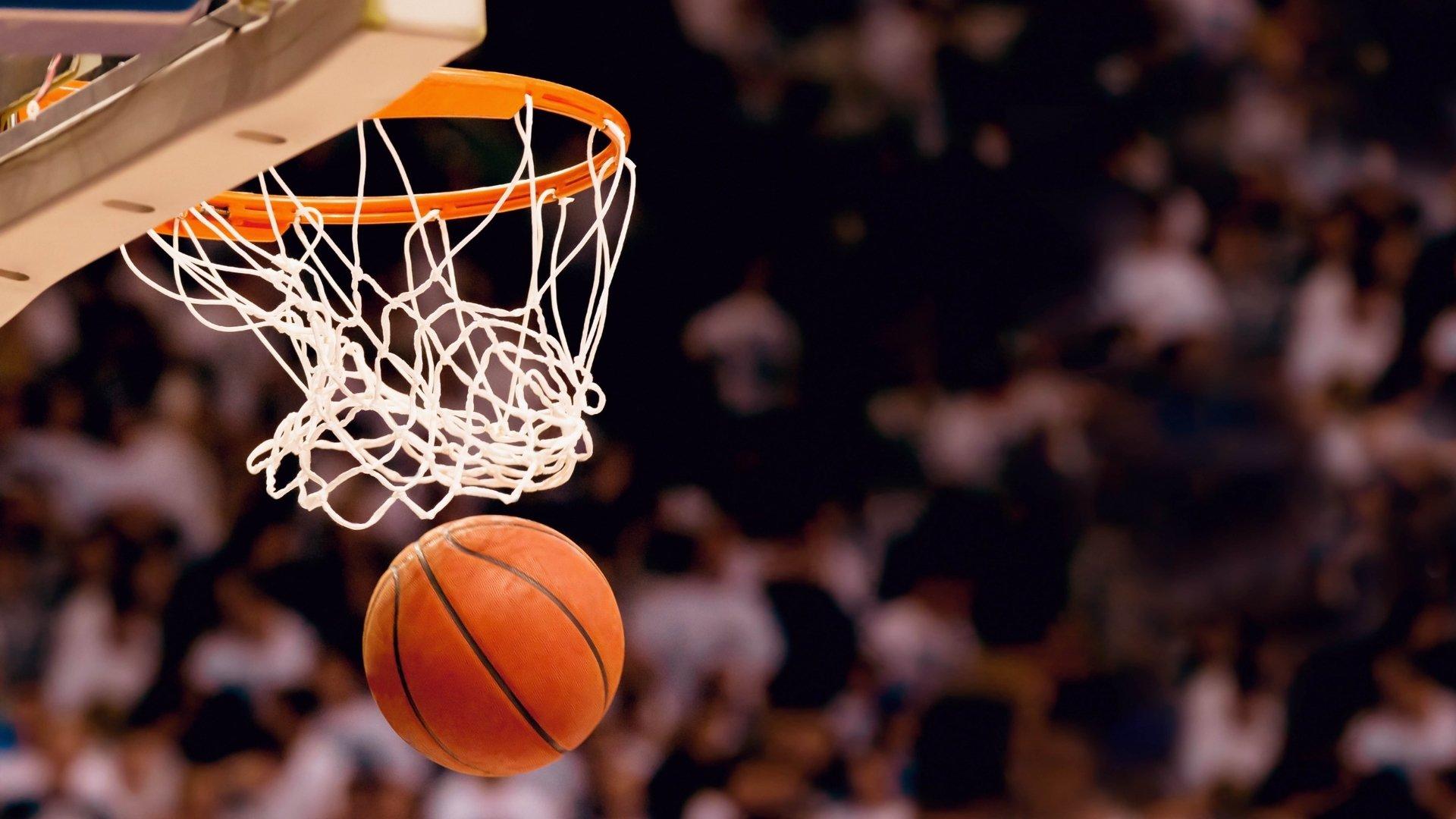 NBA季后赛激战正酣，凯尔特人与勇士展现冠军底蕴